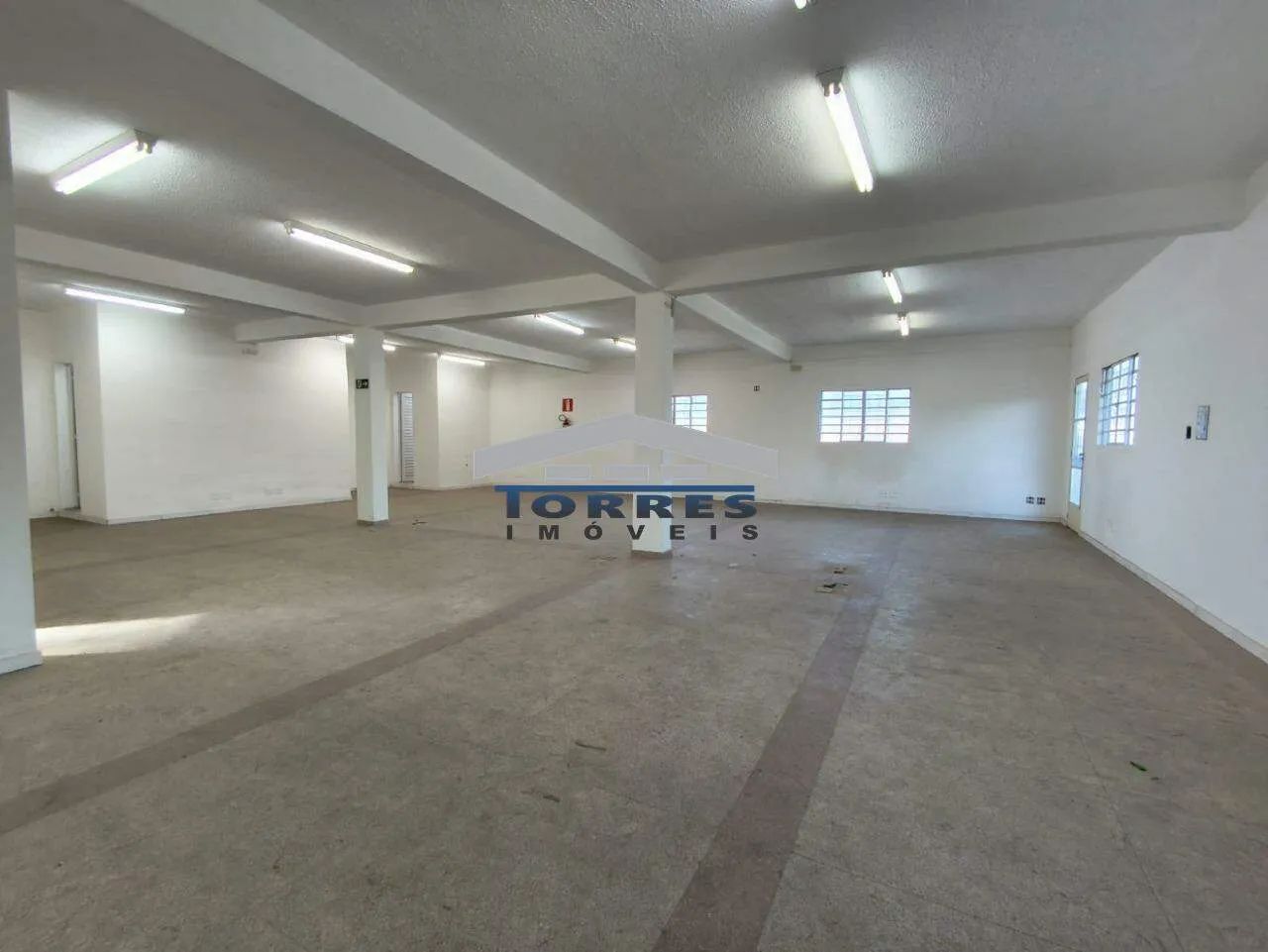 Imóvel Comercial com Vão Livre e Elevador  Estrutura Ideal no Eldorado! - Foto 4