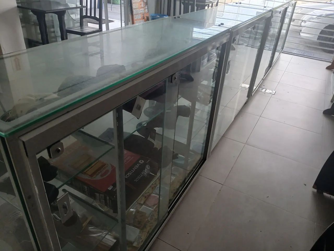 Vendo vitrines super resistentes, em vidro blindex 10mm com ferro galvanizado! - Foto 3