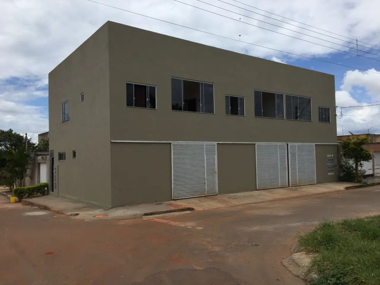 Alugo Ótimo Apartamento 2 Quartos C/Garagem