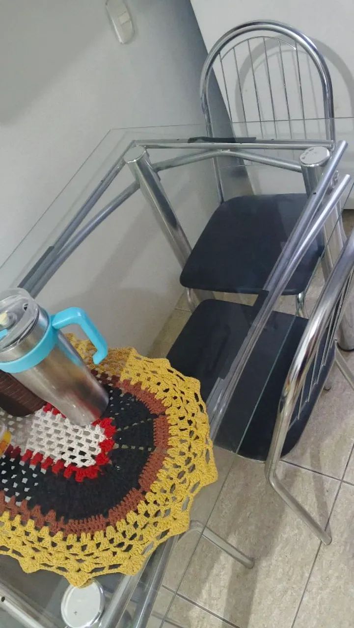 Mesa de Vidro com 4 Cadeiras 