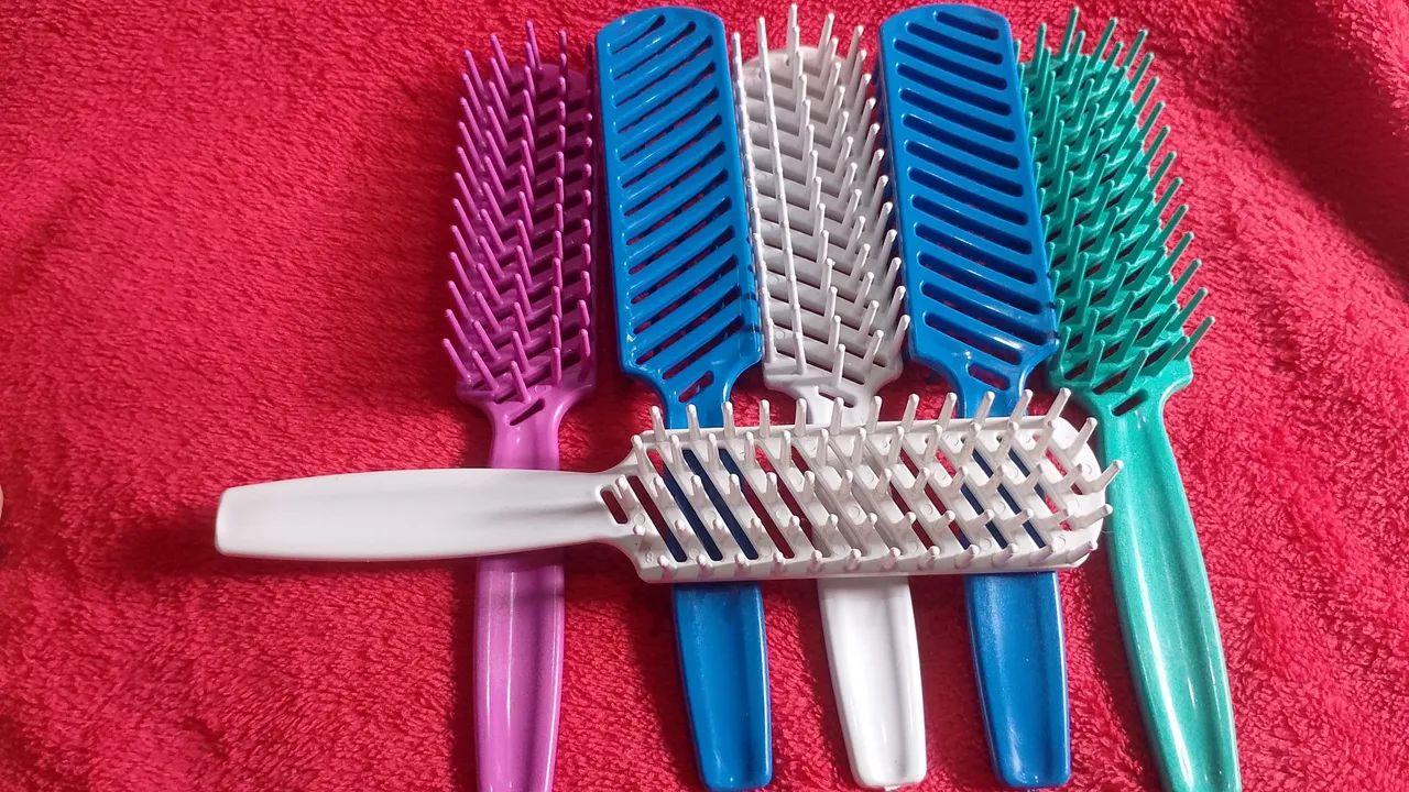 Kits de bolsa e sandálias batom escovas produtos variáveis  - Foto 3