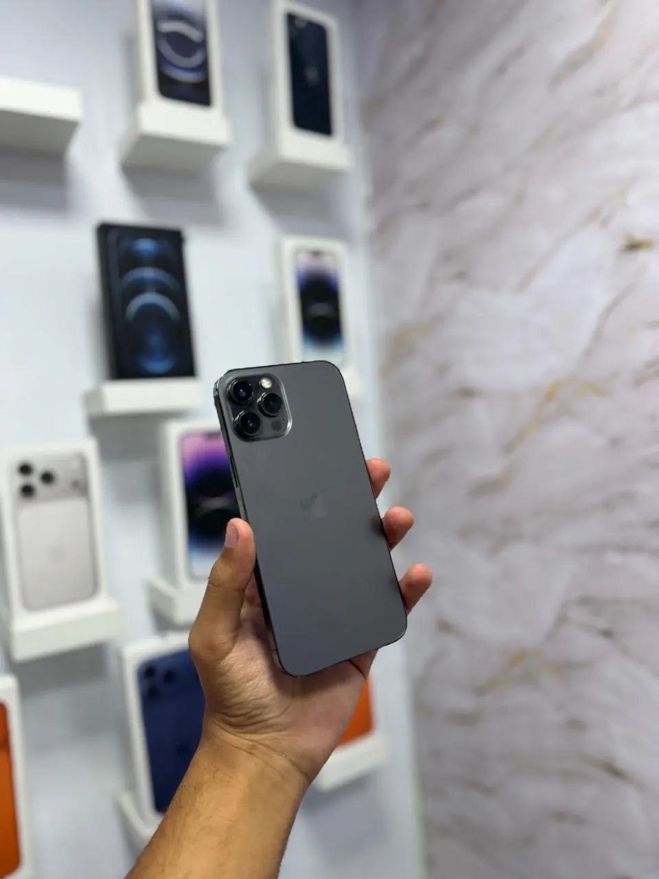 IPHONE 12 PRO 128 GB BATERIA NOVA - 1.700,00 - Celulares e