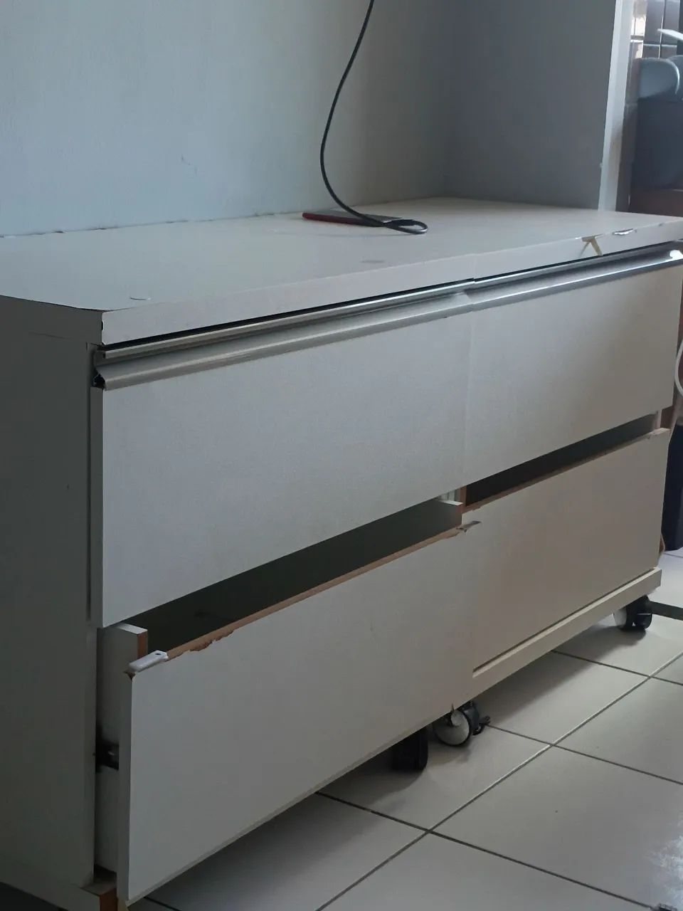 Cômodas de Dormitorio com Rodinhas - Foto 4