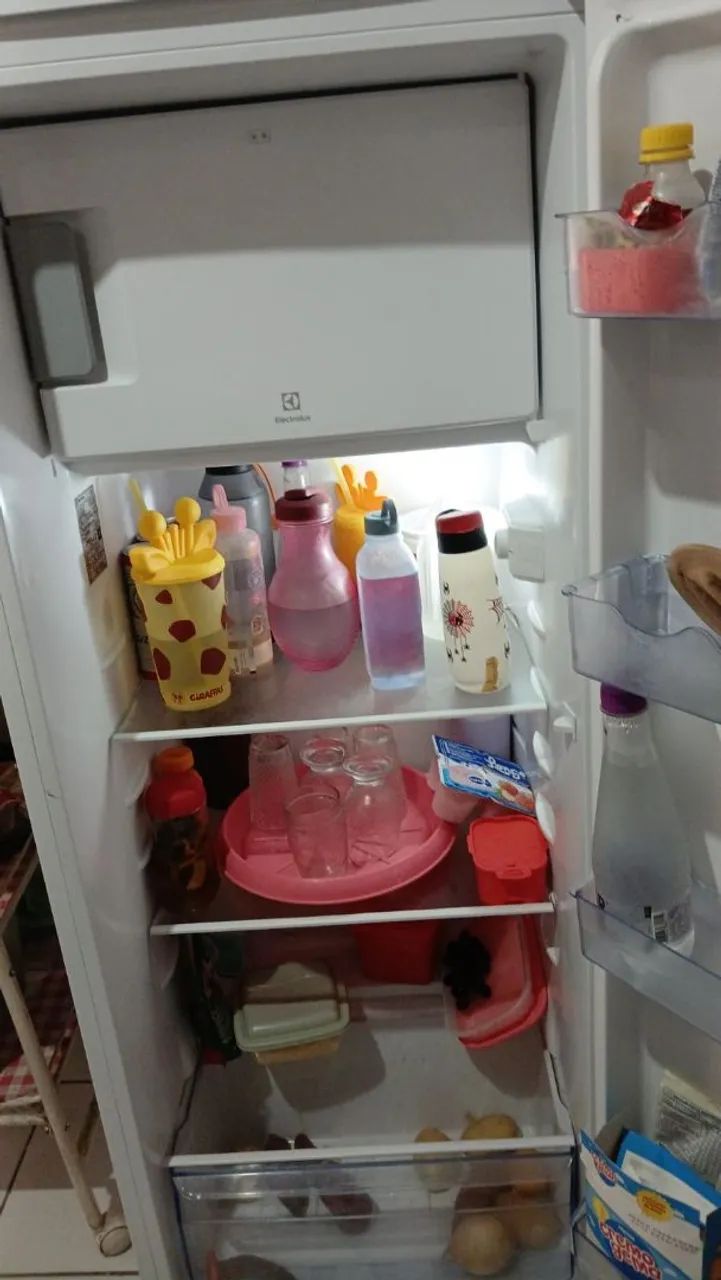 Vendo geladeira Eletrolux  - Foto 2