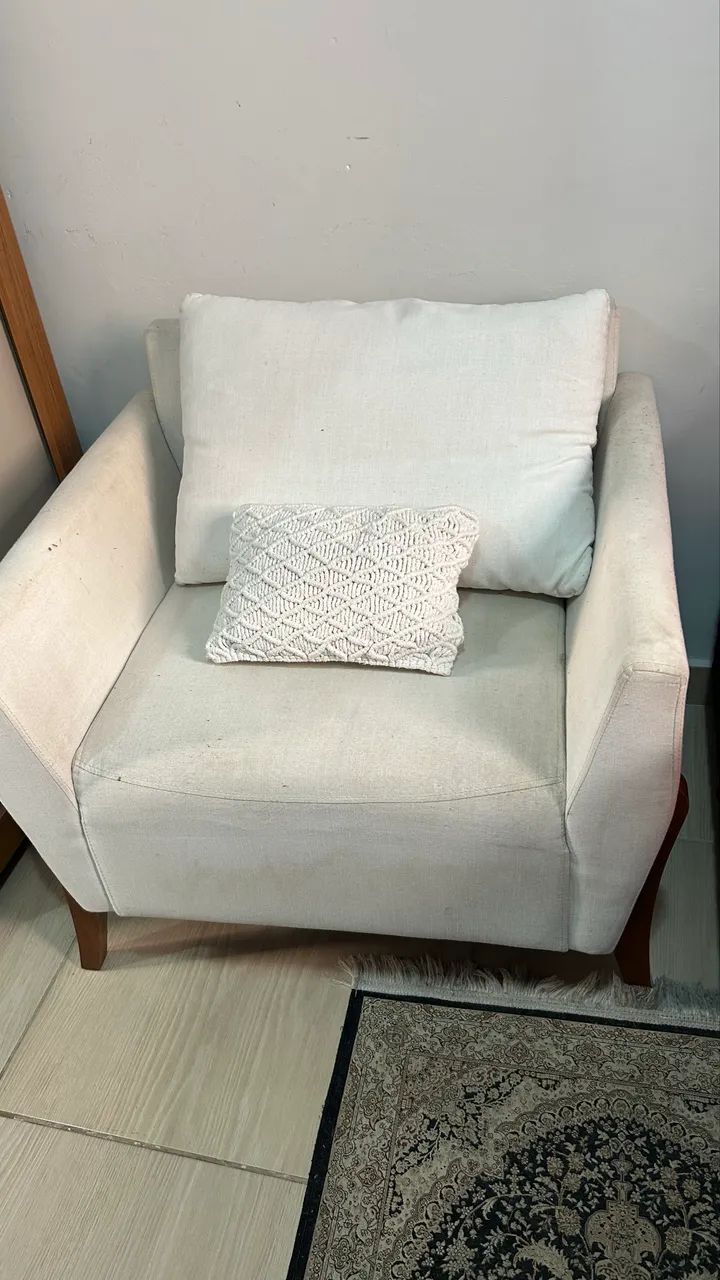     Poltrona Linda e Confortável Ideal para Sala/Quarto442957950270853124