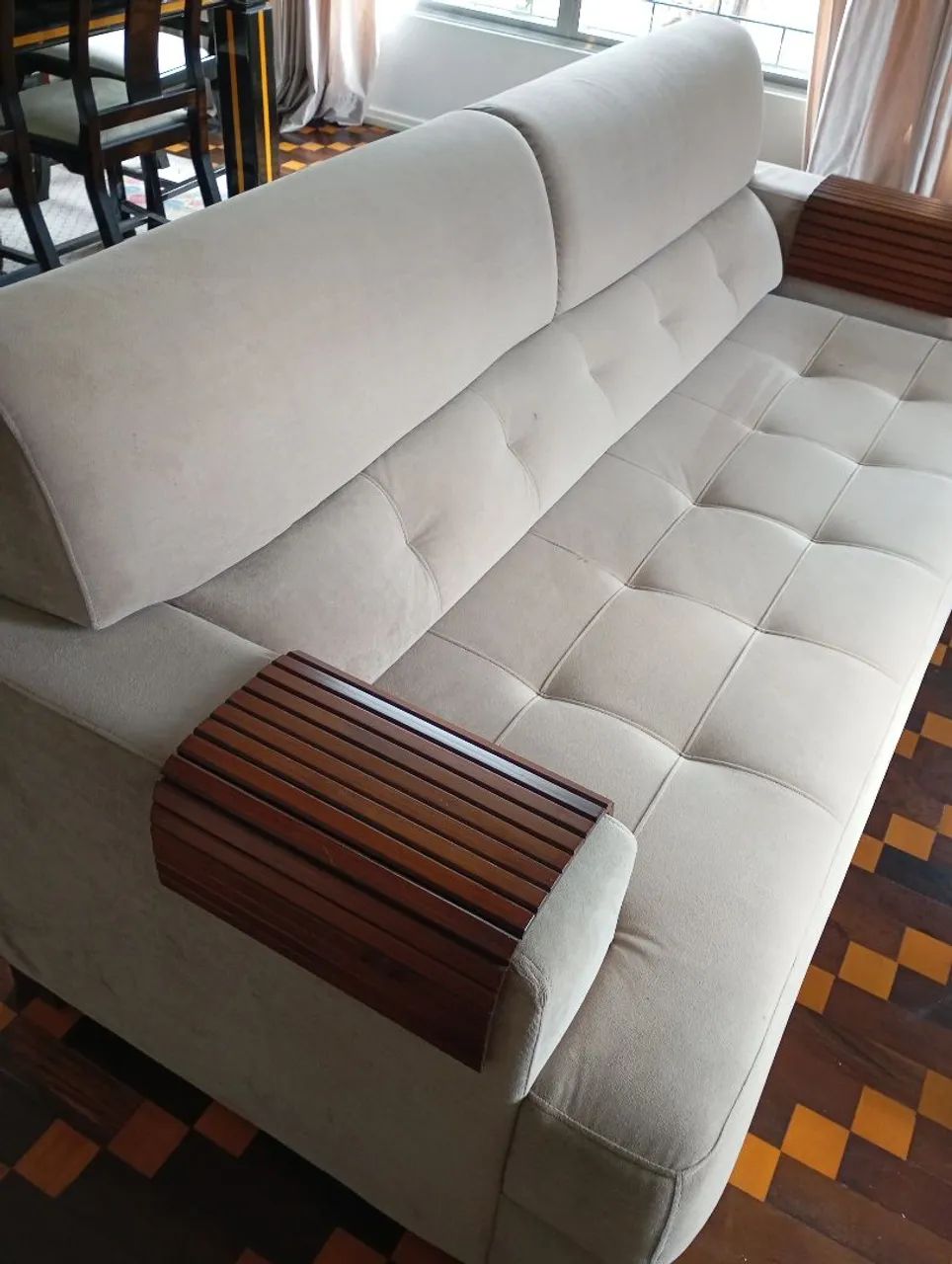 Sofá de 3 lugares com apoio para copos removível - Foto 2