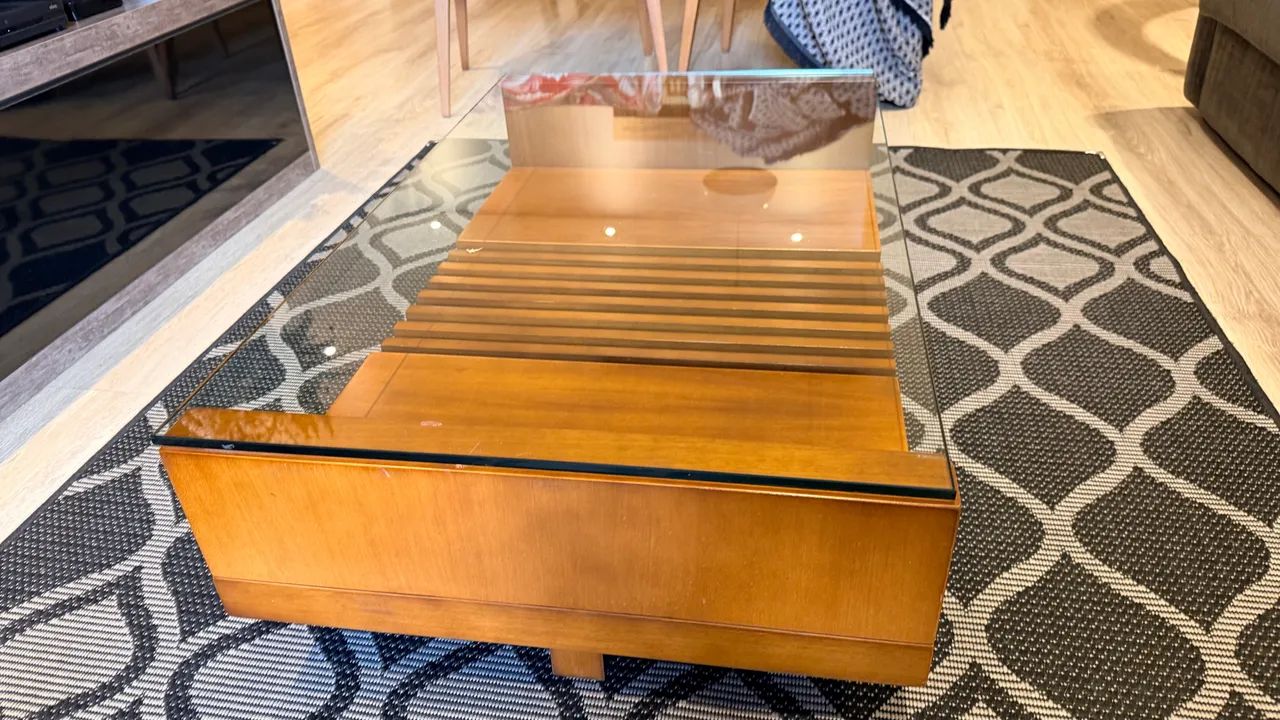 Mesa de centro com vidro madeira maciça  - Foto 3