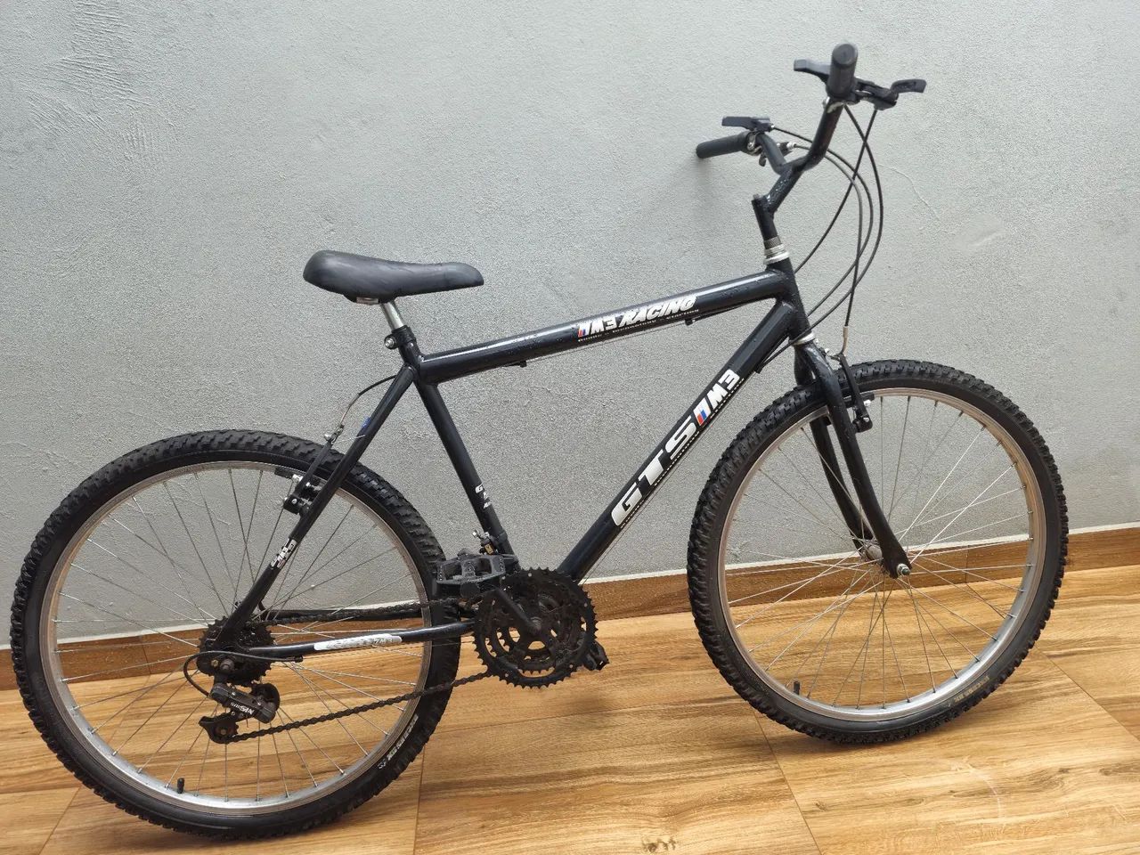 Bicicleta Aro 26 GTS M3 Racing - 18 Marchas, Quadro em Ótimo Estado