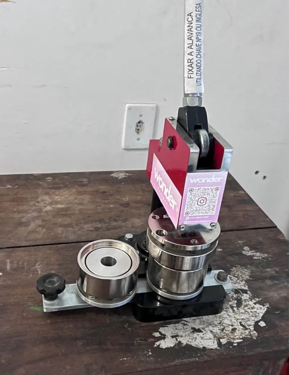 Máquina de bottons da Chigueto, com matriz de 5,5 cm - Foto 5