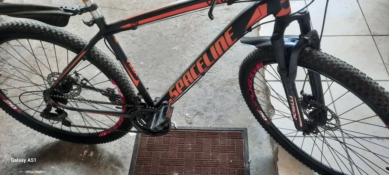 Bicicleta aro 29 quadro 19 quem tiver drone com gps também troco.  - Foto 2