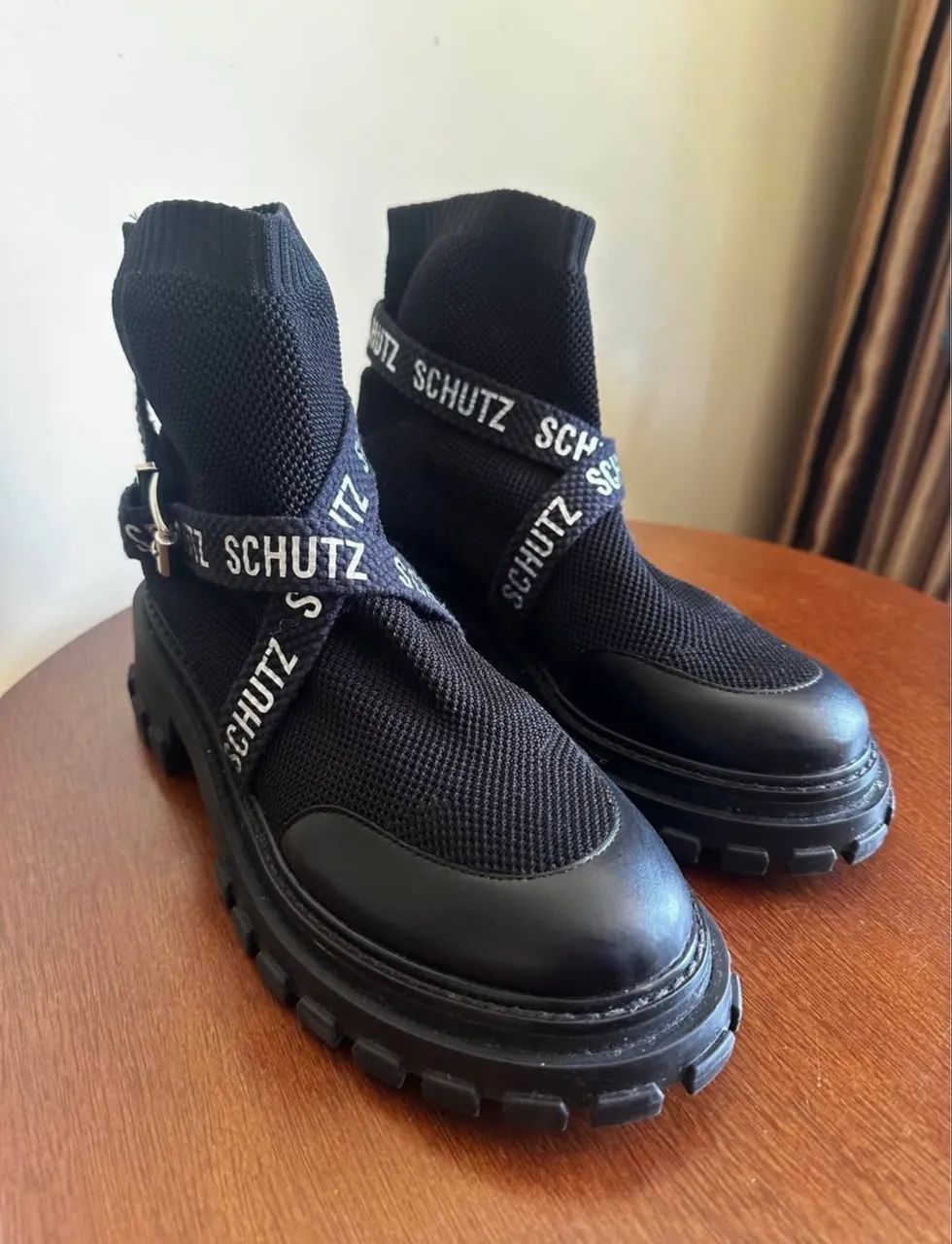 Bota Schütz Tratorada Logo Knit Preta - Usada uma vez  - Foto 5