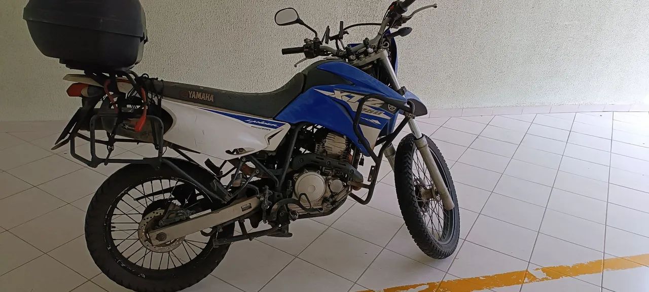 XTZ Lander único dono 