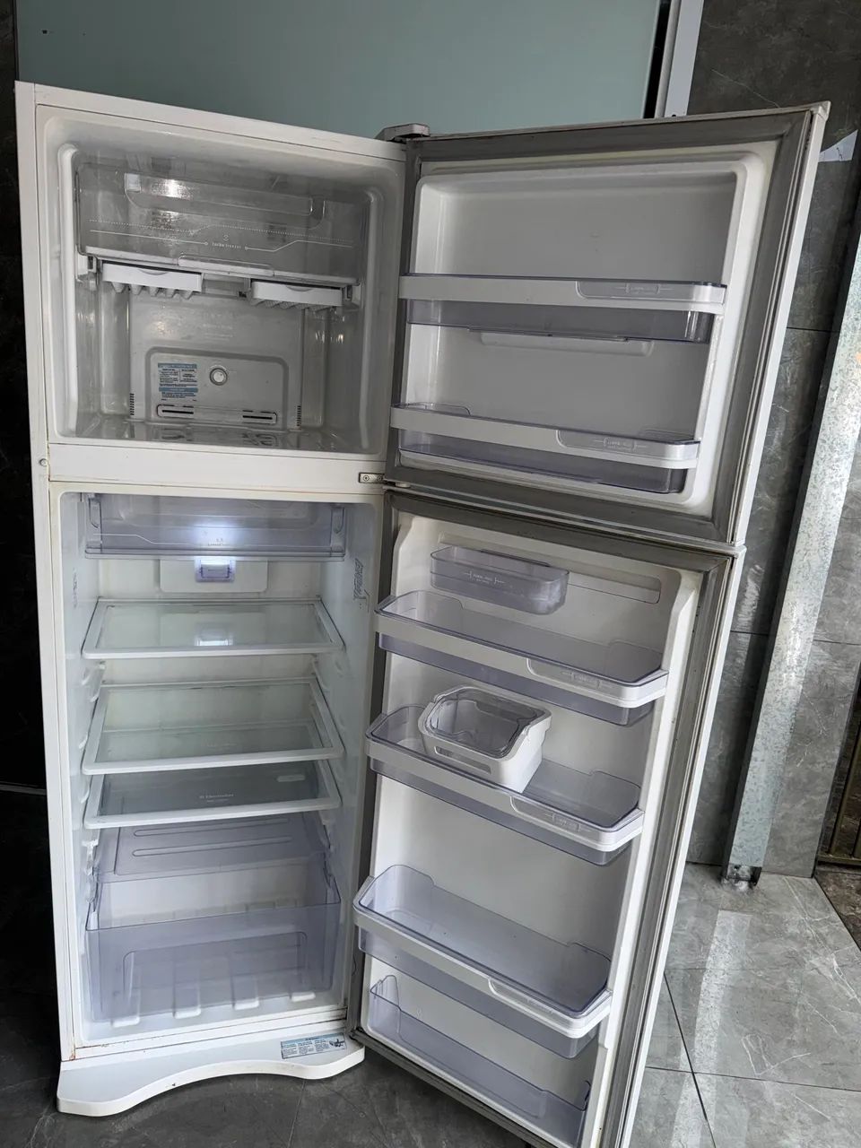 Geladeira Eletrolux Duplex Fros Fre 110v funcionando perfeitamente  - Foto 4