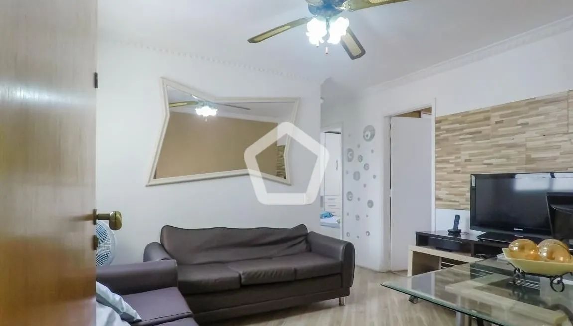 Apartamento em Cambuci