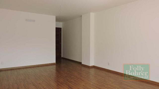 Apartamento novo no Centro com 3 quartos, varanda, 2 vagas de garagem - Foto 4