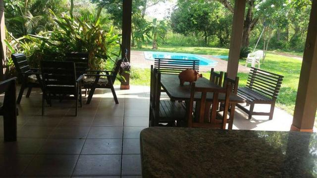 Chácara dentro da cidade,beira do Rio Cuiabá,casa grande,quiosque, deck p pesca,tanque.