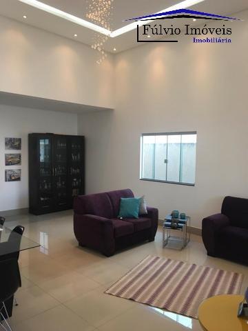 Excelente casa com 3 quartos, todos suítes, pé direito duplo e completa em armário! Única! - Foto 4