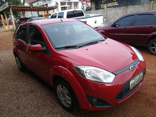 Fiesta Hatch 2014, 1.0, completo, só transferir, pego moto ou carro na troca! - Foto 2