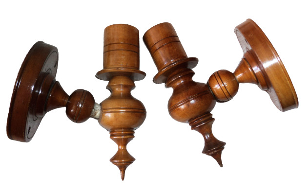 Arandelas antigas em madeira tornedas (02 peças) - Foto 3