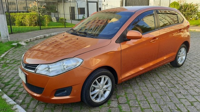 CHERY CELER 1.5 2015 LARANJA CARRO COMPLETO, COMO NOVO!! VALE A PENA CONFERIR!