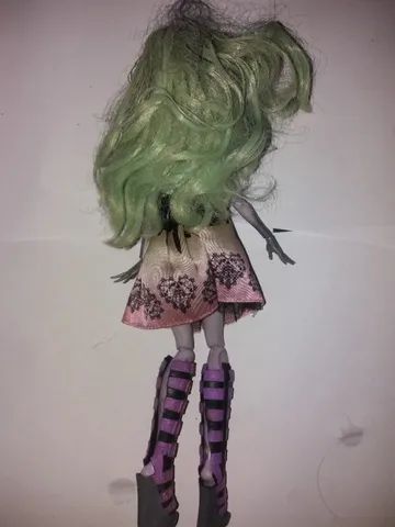 boneca antiga doll de colecao monster high da mattel com roupa e bota - Foto 3