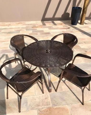 Mesa com 4 Poltronas em Alumínio e Junco - Foto 5
