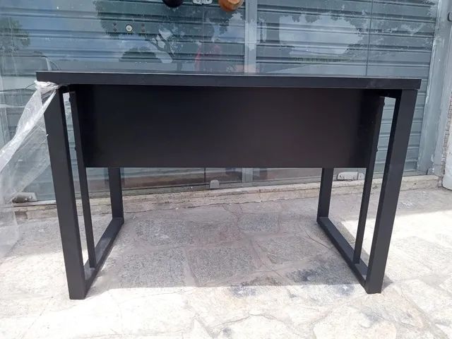 Mesa para escritorio happy preta 