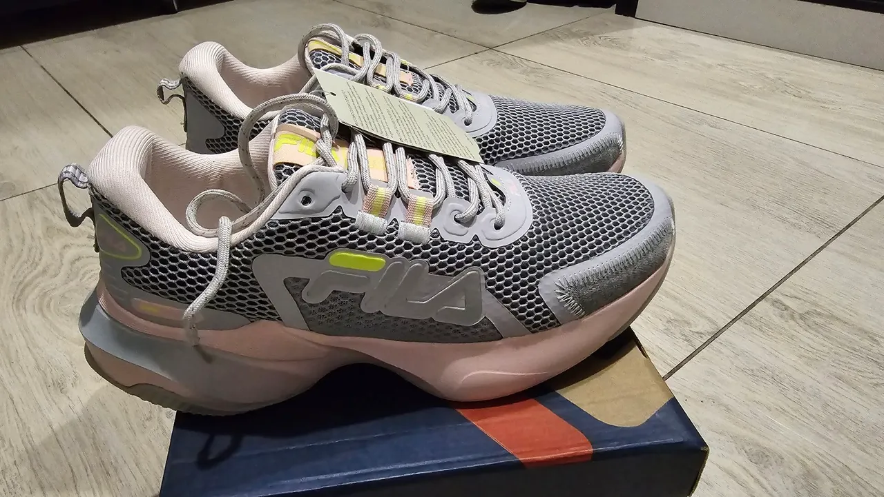 Tenis Fila Healting Prata/Rosa Numero 38 Novo