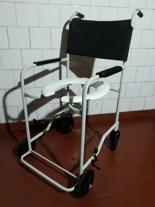 Cadeira de banho (Seminova) - Foto 3