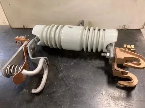 Chave Fusível Porcelana De 15 Kv /100 A - Foto 2