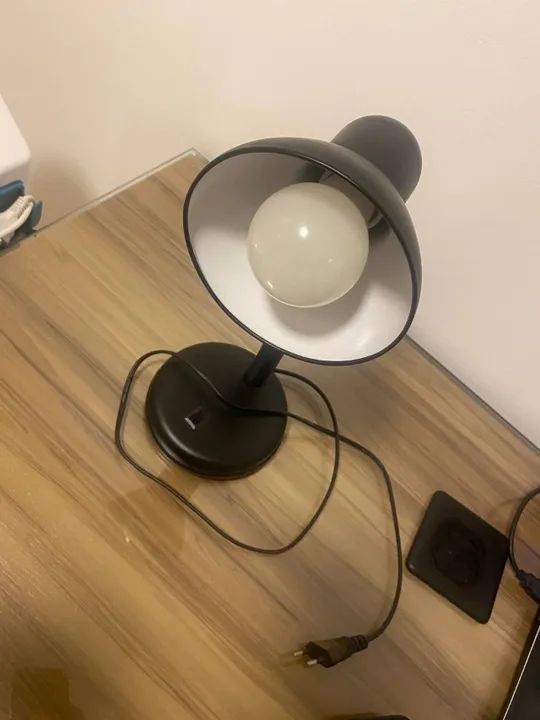 Luminária de mesa TLM 04 Preta Bivolt Taschibra 1unidade - Foto 3