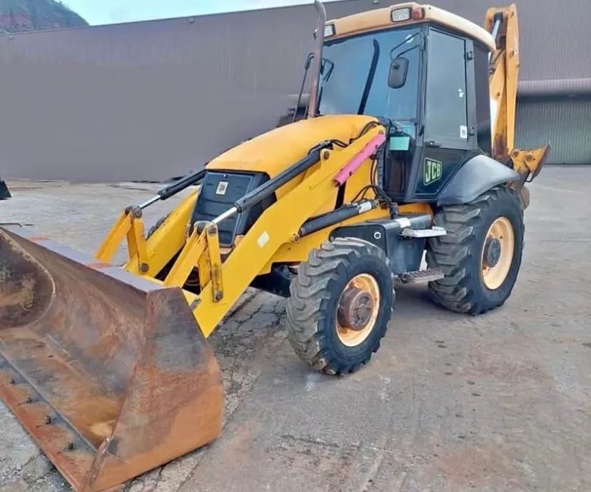 Retroescavadeira JCB 3C 4x4 2015