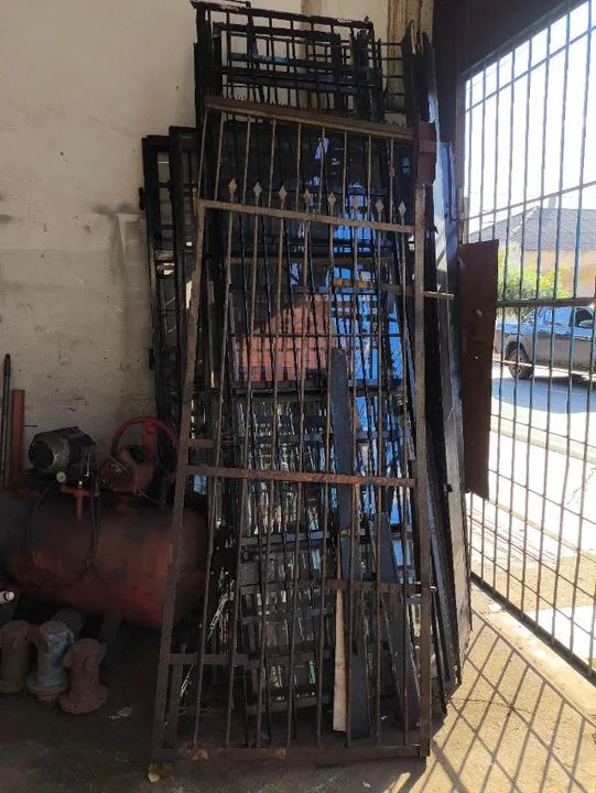 Porta,grade reforçada com vidro. - Foto 2