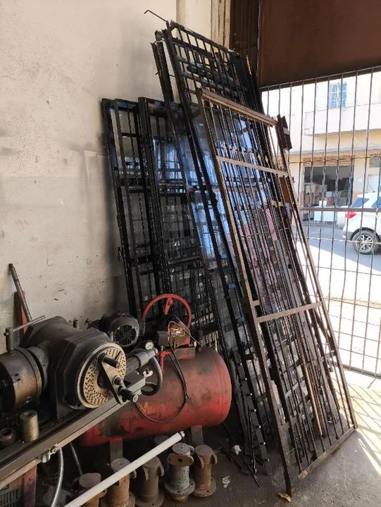 Porta,grade reforçada com vidro. - Foto 3
