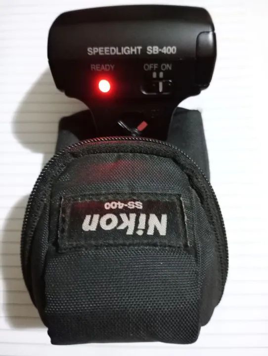 Flash Nikon SB-400 Speedlight