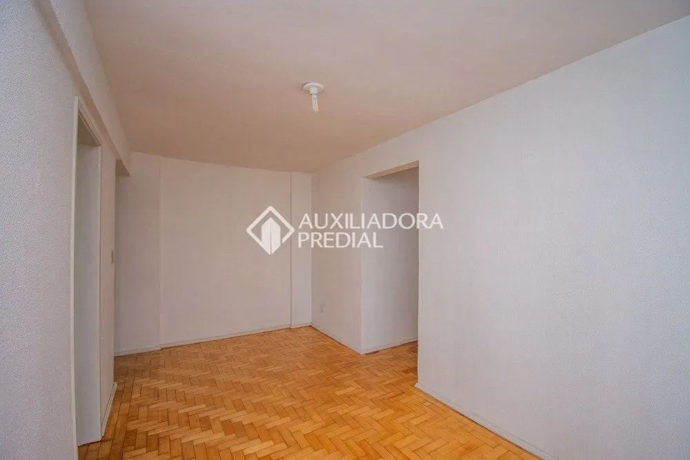 Apartamento de 3 dormitórios, living 2 ambientes, cozinha e área de serviço - Foto 3