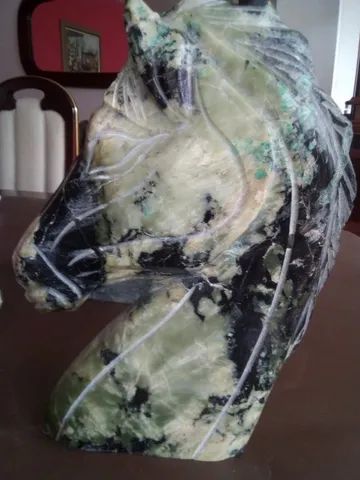 Escultura Cabeça de Cavalo em Esmeralda e xisto - Foto 2