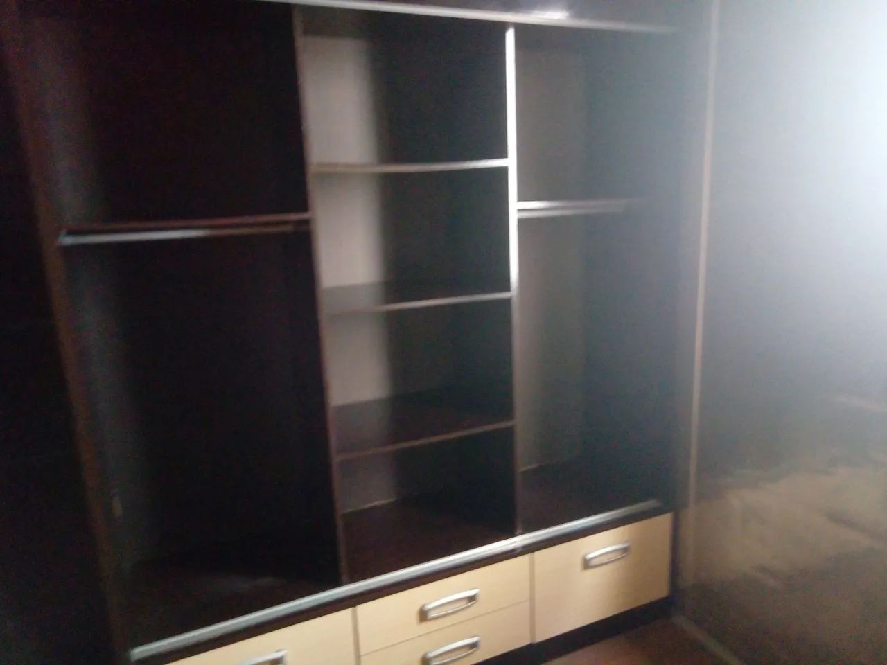 Guarda roupa em perfeito estado - Foto 2
