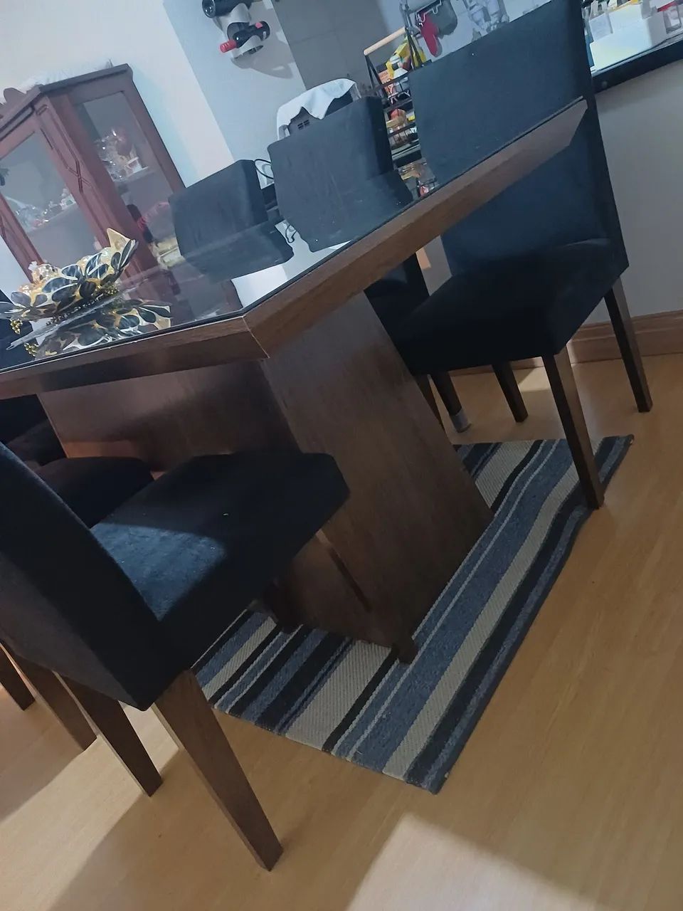 Mesa de jantar com 6 cadeiras