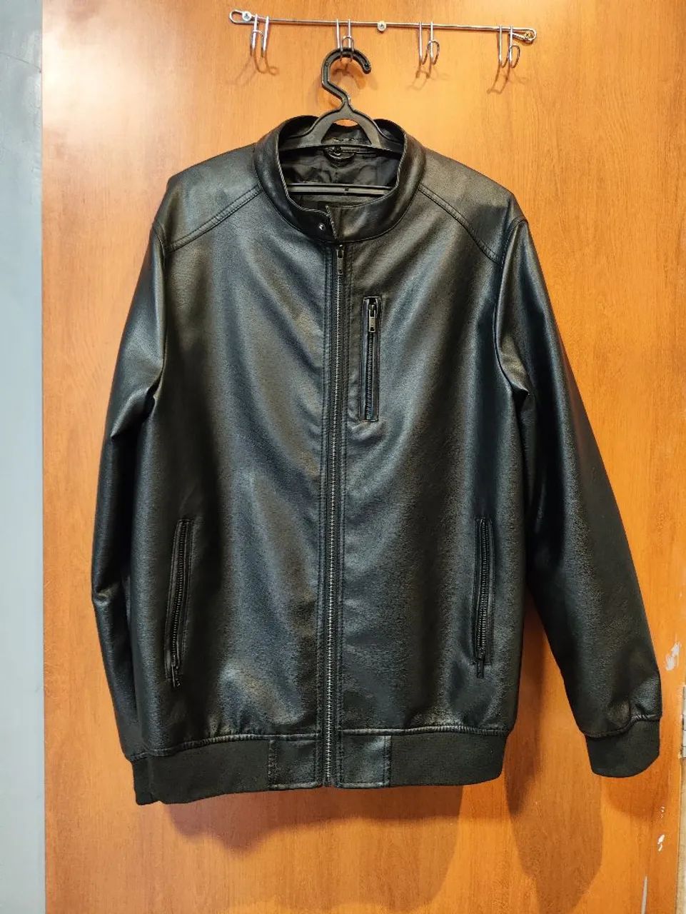 Jaqueta de Couro Masculina com Capuz - Foto 4
