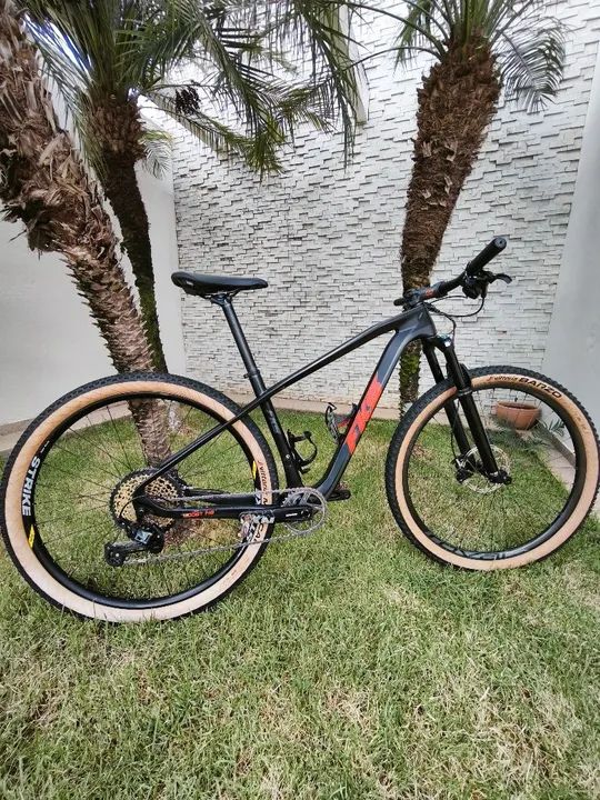 Bike carbono FKS tamanho M, aro 29, 12 velocidades  - Foto 2