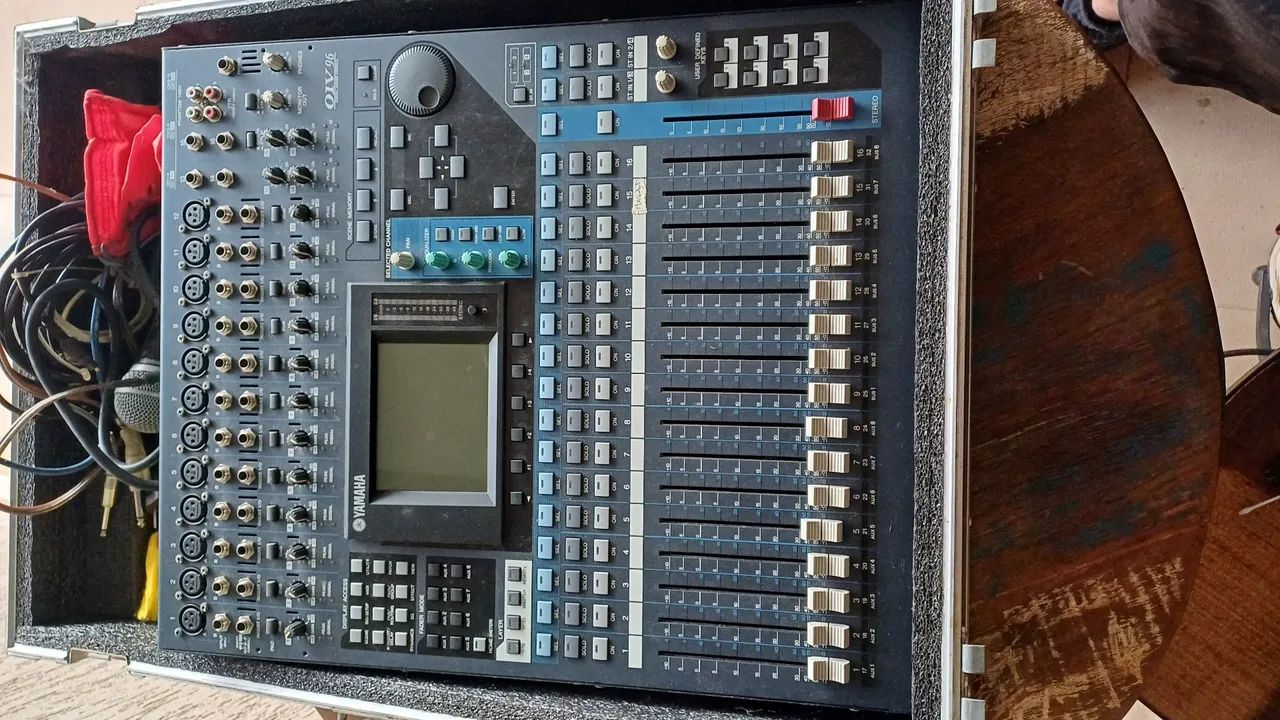 Mesa de Som Yamaha 01V96