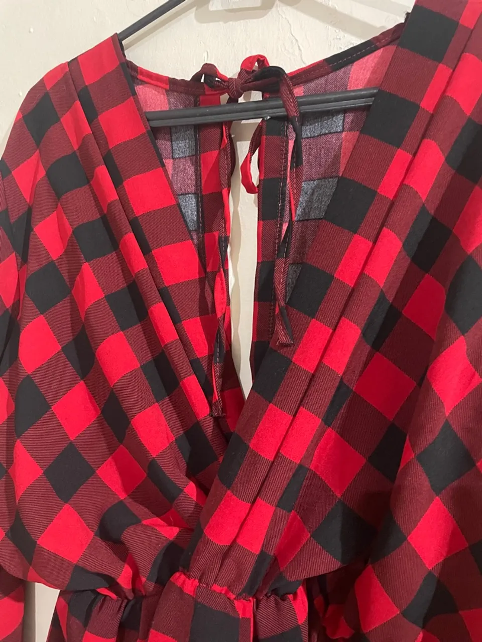 Macacão Xadrez Vermelho e Preto