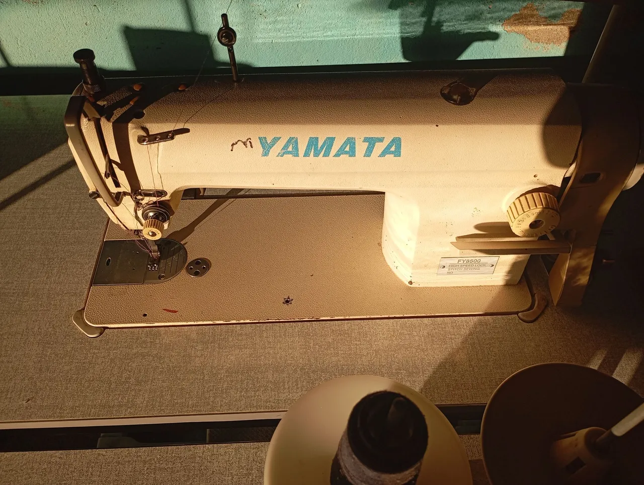 Máquina de Costura Yamata FY8500
