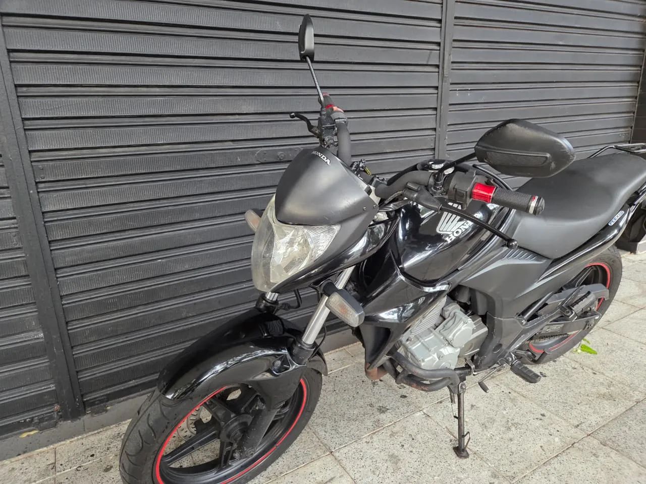 Honda  - CB 300R - 2014 - Foto 3