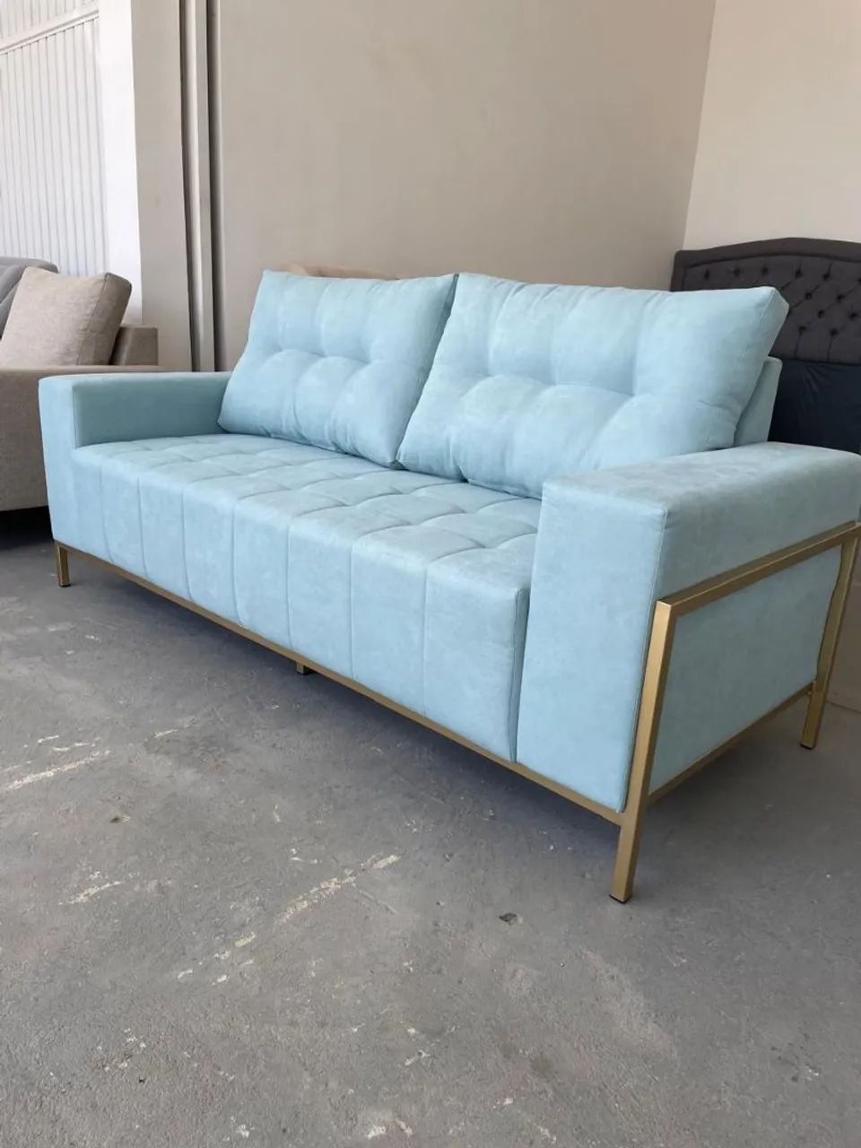 Sofá de 3 lugares azul claro - Foto 2