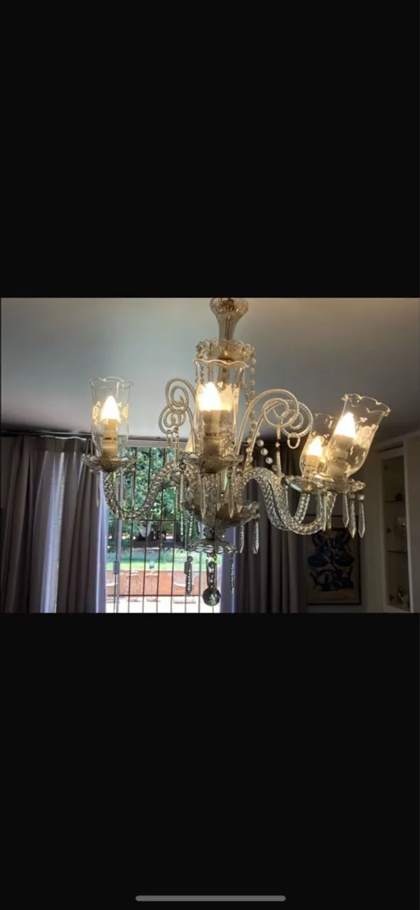 Lustre antigo em cristal