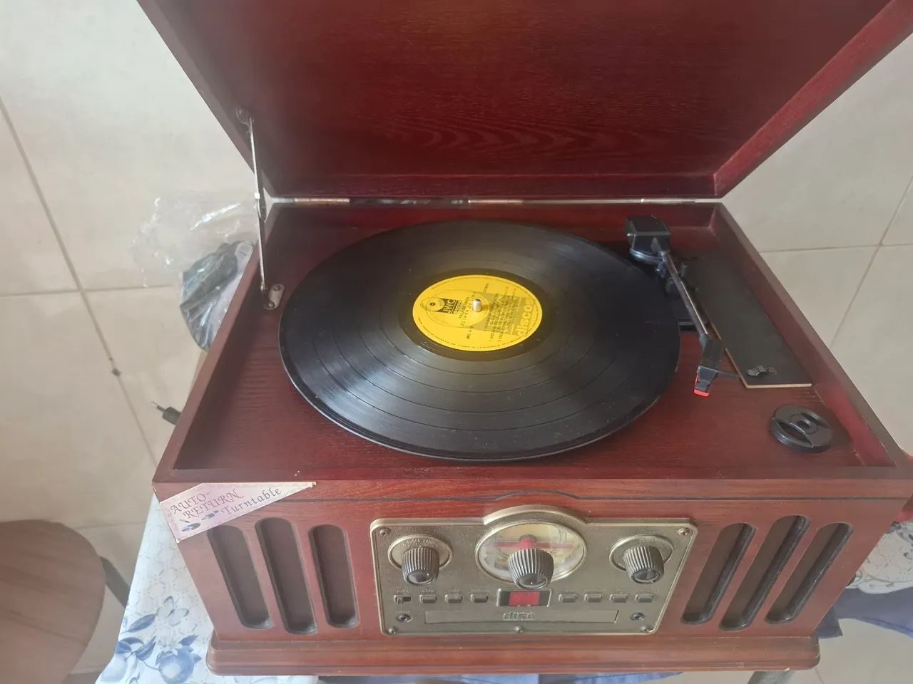 Retro Record Player446519850125895681