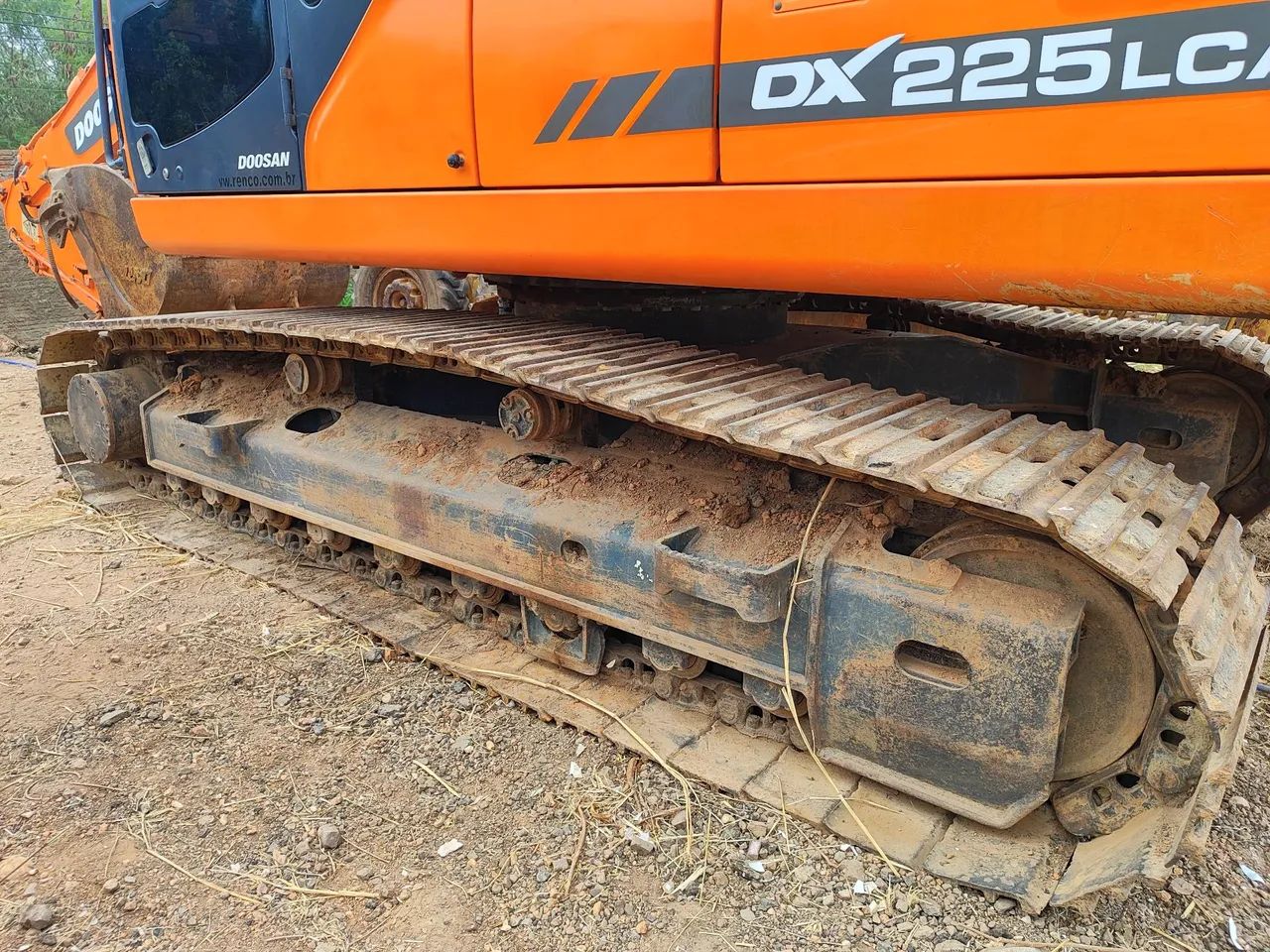 Escavadeira doosan DX 225 aceito troca  - Foto 5