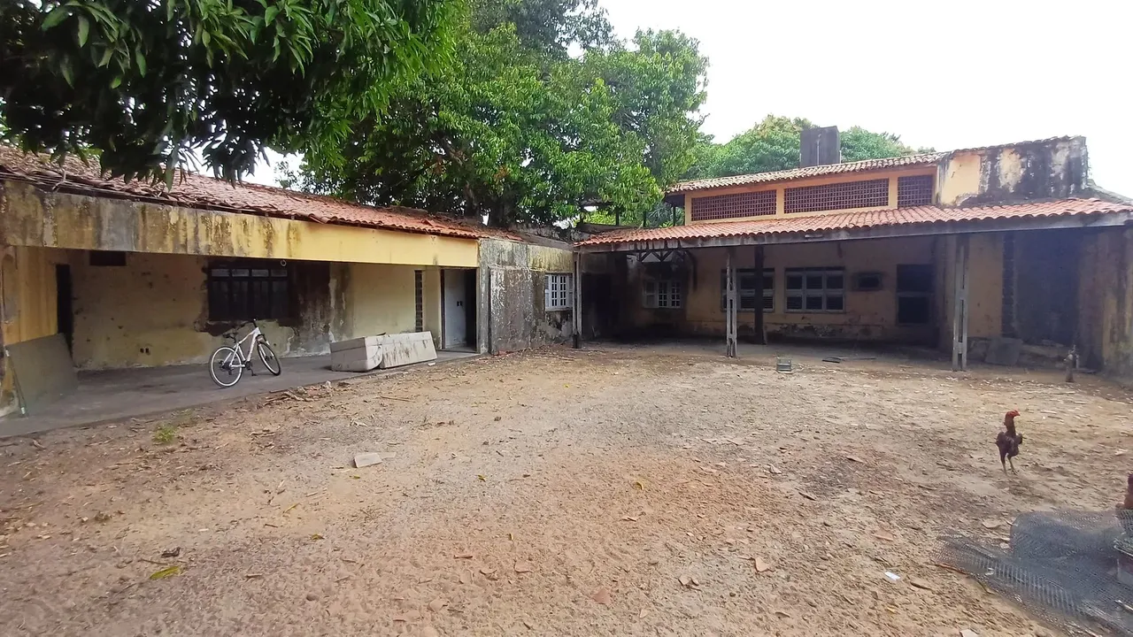 Terreno à venda no Bairro Engenheiro Luciano Cavalcante - Fortaleza - CE